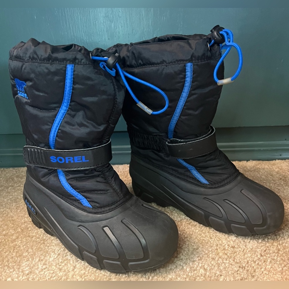 Youth Sorel snow boots